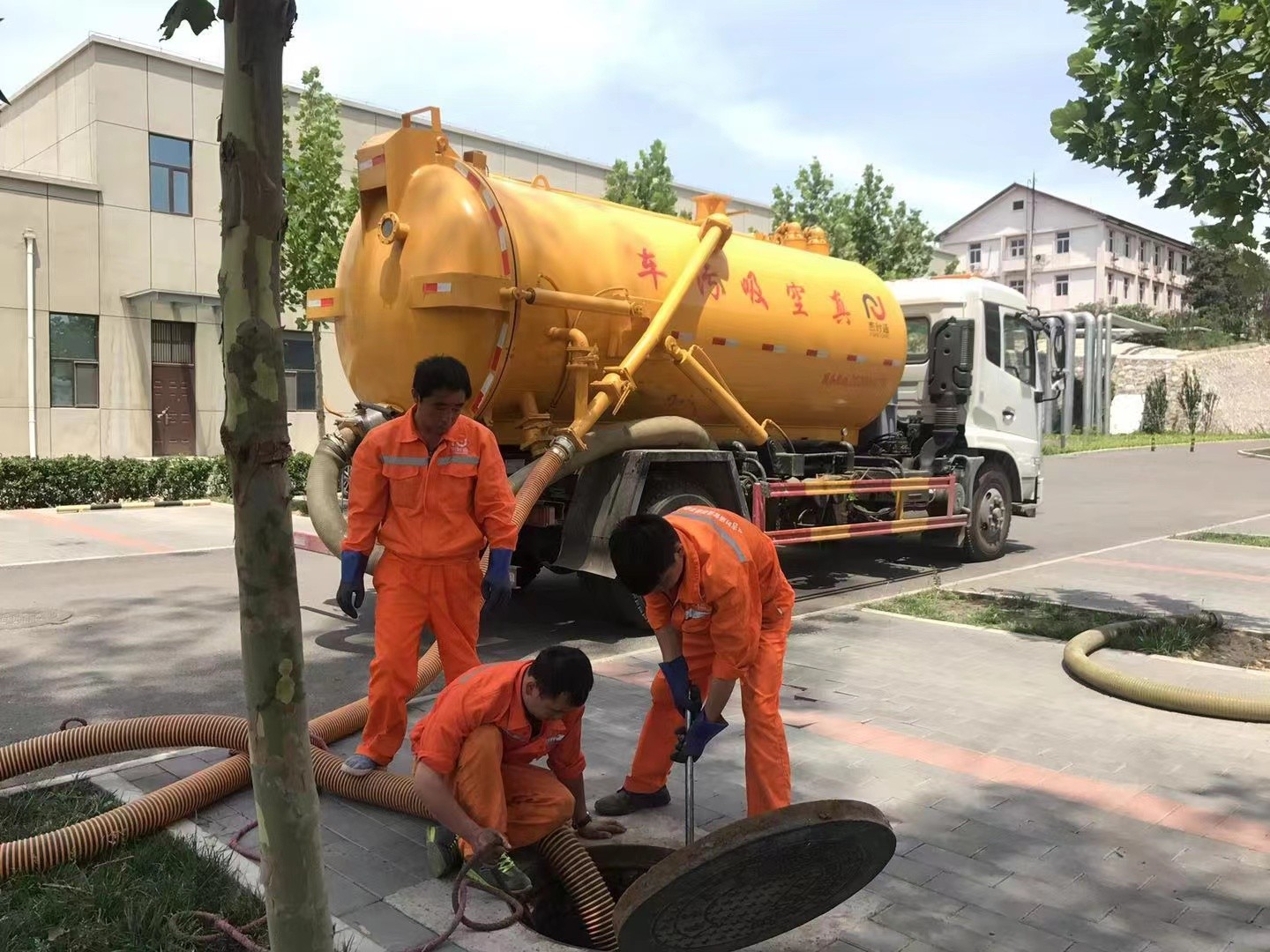 南溪化粪池清理与5-8吨吸粪车施工效率分析
